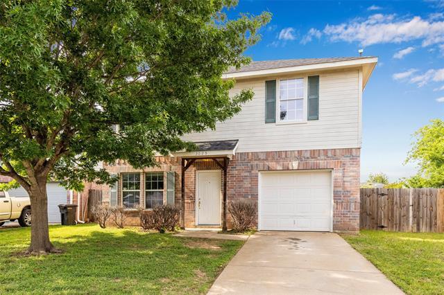 3025 Ronay Dr in Forest Hill, TX - Building Photo