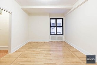 166 Second Avenue in New York, NY - Building Photo - Building Photo