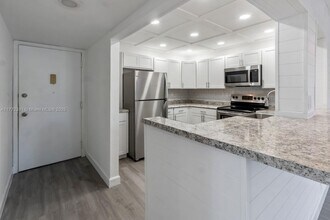 6301 N University Dr in Tamarac, FL - Building Photo - Building Photo