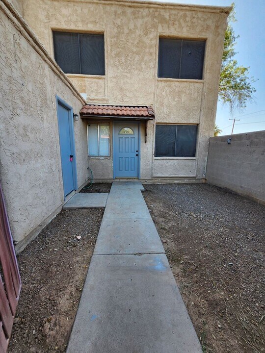 4264 N 68th Dr in Phoenix, AZ - Building Photo