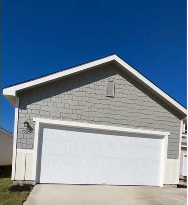 7723 Bison Cv in San Antonio, TX - Building Photo