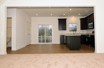 130 Dusky Willow Dr in Reynoldsburg, OH - Building Photo - Building Photo