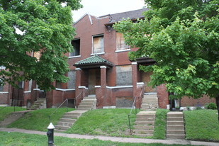 4559 Oakland Ave Apartments