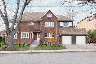 53 Clifton Rd in Toronto, ON - Building Photo