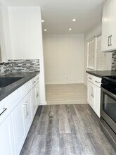 1139 S Corning St, Unit 1 in Los Angeles, CA - Building Photo - Building Photo