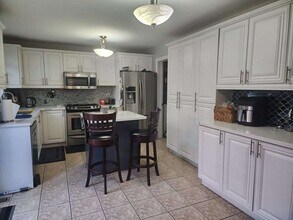 15 Allness Rd in Brampton, ON - Building Photo - Building Photo