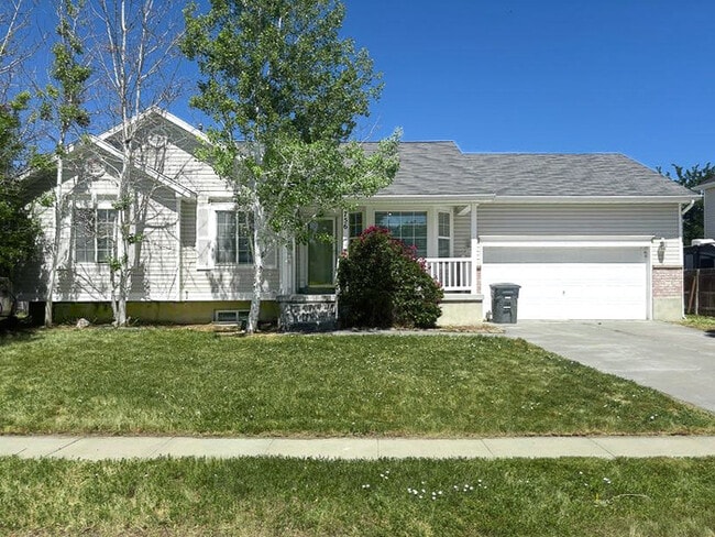property at 756 Country Club Dr