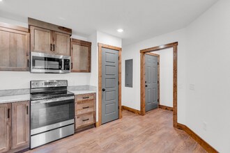 54 Spring Creek Ct in Canon, GA - Building Photo - Building Photo