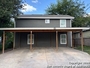 1522 S Elmendorf St in San Antonio, TX - Building Photo