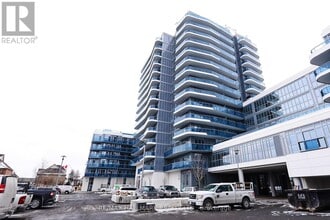 9471-9471 Yonge St in Richmond Hill, ON - Building Photo - Building Photo