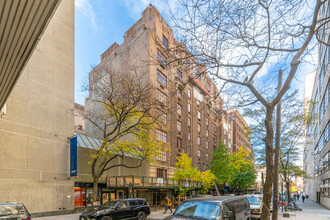 116 E 68th St in New York, NY - Building Photo - Building Photo