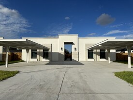 1002 Sugar Garden Drive, Unit 1 in Pharr, TX - Building Photo