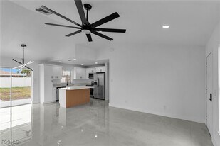 1324 SE 22nd Terrace in Cape Coral, FL - Building Photo