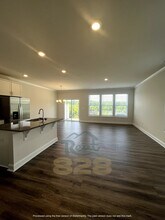 130 Creekview Rd in Hendersonville, NC - Building Photo - Building Photo