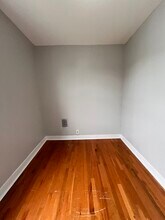 93 Bayview Ave, Unit 2 in Jersey City, NJ - Building Photo - Building Photo