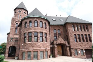 233 Richmond Ave in Buffalo, NY - Building Photo