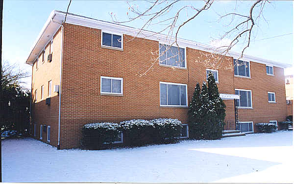 2894 Chamberlain Rd in Akron, OH - Building Photo - Building Photo