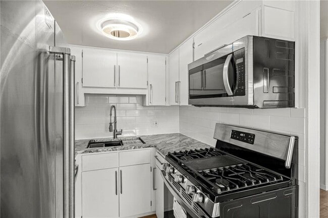 property at 1711 W Olrich St