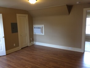 807 E Grand Ave, Unit 3 in Eau Claire, WI - Building Photo - Building Photo