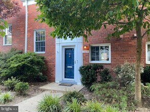 3372 Gunston Rd in Alexandria, VA - Building Photo - Building Photo
