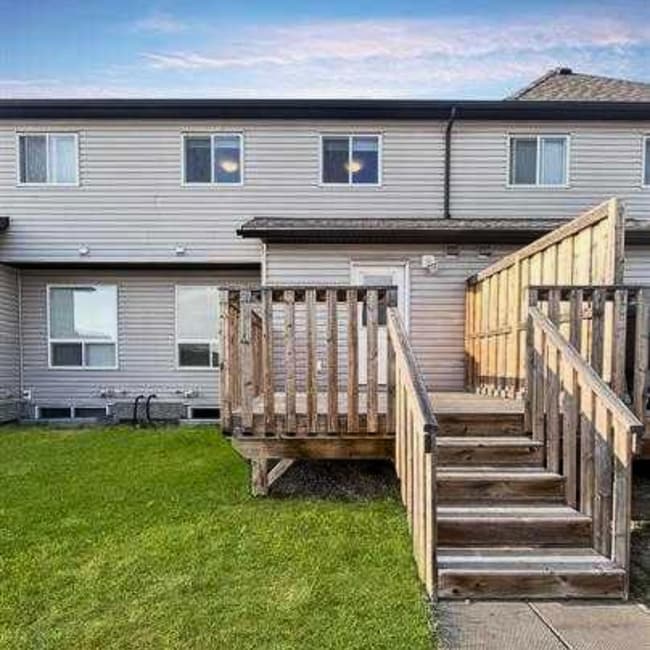 8823-8896 96 Ave in Grande Prairie, AB - Building Photo - Building Photo