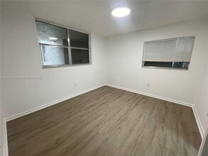 1810 N Lauderdale Ave, Unit 2109 in North Lauderdale, FL - Building Photo - Building Photo