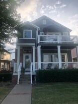 627 N Rupple Rd in Fayetteville, AR - Building Photo