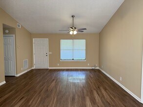 302 Pinedale Dr in St. Marys, GA - Building Photo - Building Photo