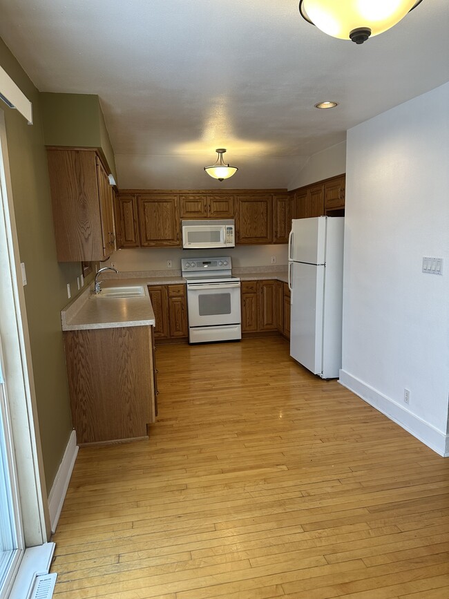 222 Pine St, Unit 222A