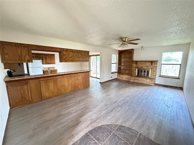 217 Woodbridge Cir in Edmond, OK - Building Photo - Building Photo