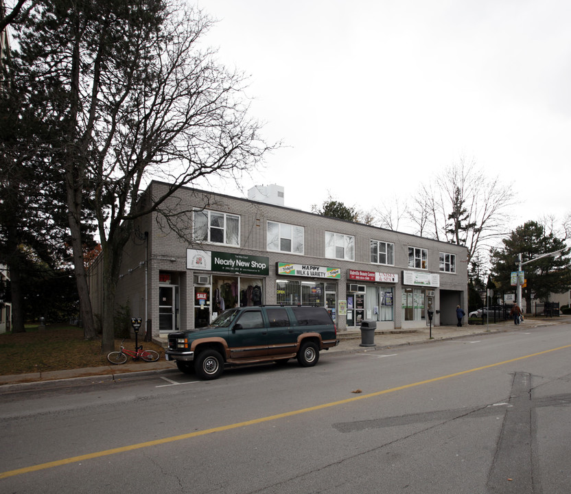 204-206 Kerr St in Oakville, ON - Building Photo