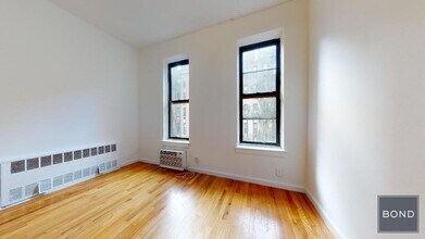 330 E 93rd St in New York, NY - Building Photo - Building Photo
