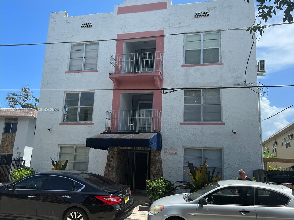 428 SW 9th St in Miami, FL - Building Photo