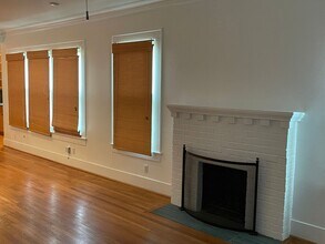 4720 Woodrow Ave in Galveston, TX - Foto de edificio - Building Photo