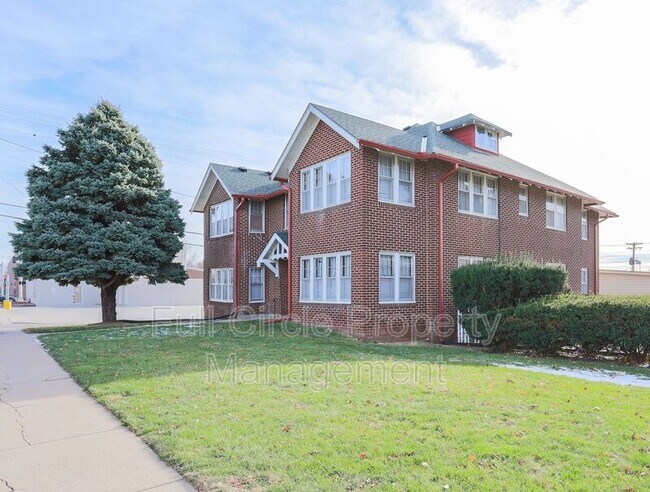 2415 F St in Omaha, NE - Building Photo - Building Photo