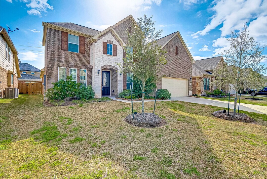 907 River Delta Ln in Rosenberg, TX - Building Photo