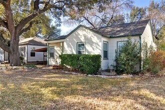 3216 McCart Ave in Fort Worth, TX - Building Photo - Building Photo