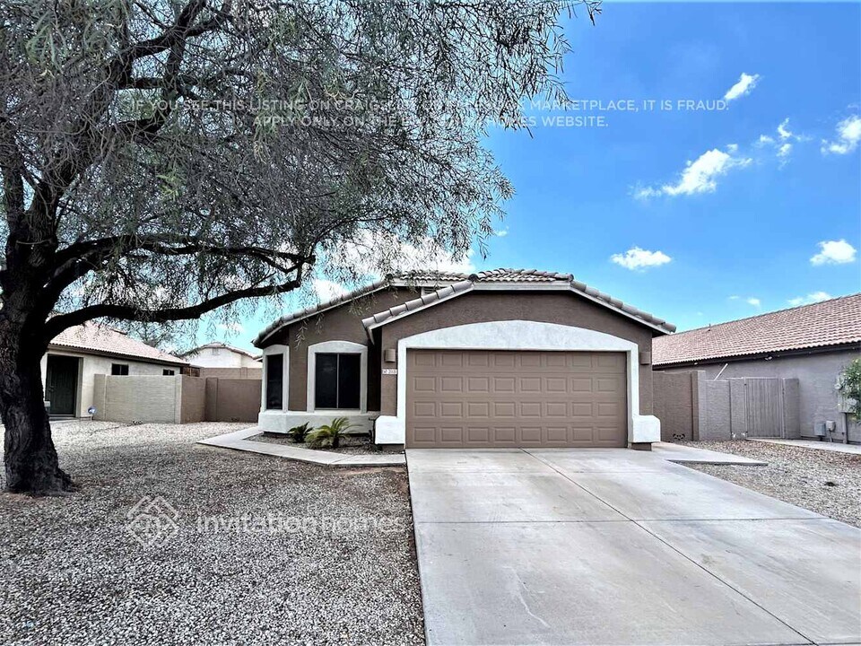 2113 W St Charles Ave in Phoenix, AZ - Building Photo