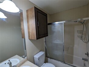 2437 N Brophy Ave in Fayetteville, AR - Building Photo - Building Photo