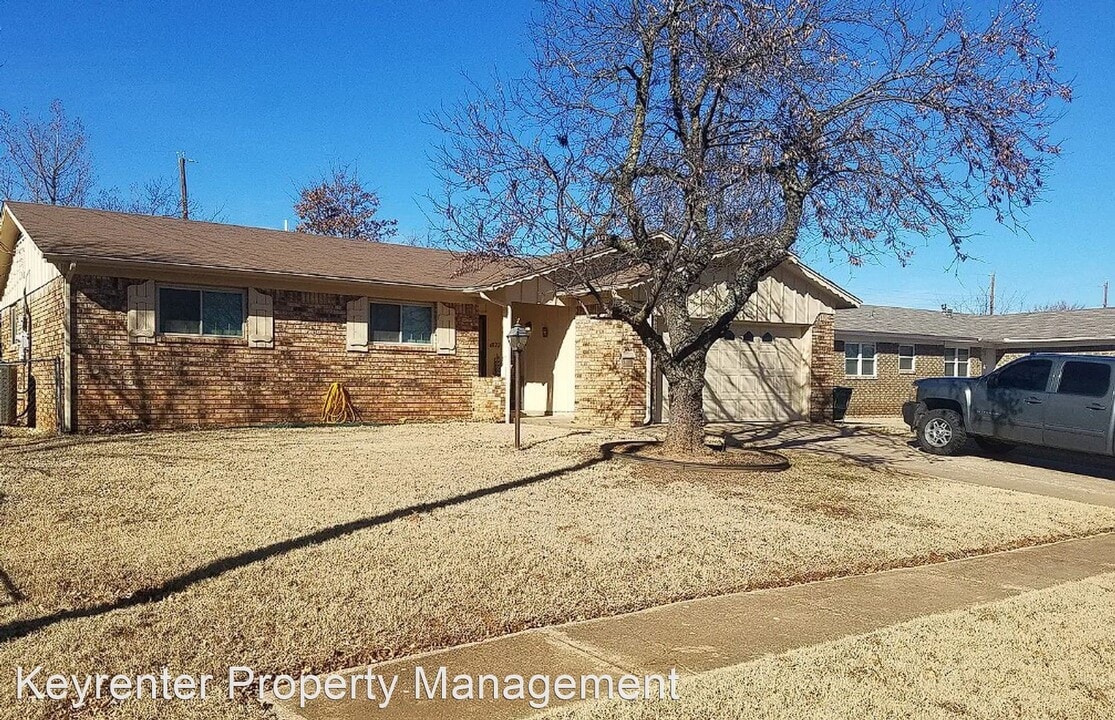 4822 S Spruce Dr Photo