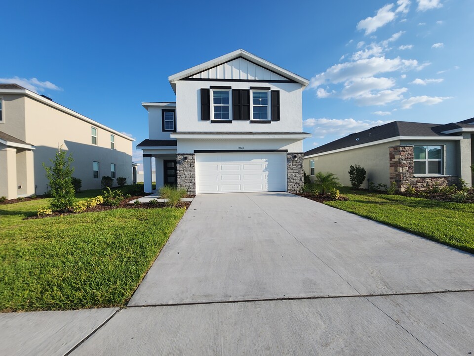 17020 Barnwood Pl in Bradenton, FL - Building Photo