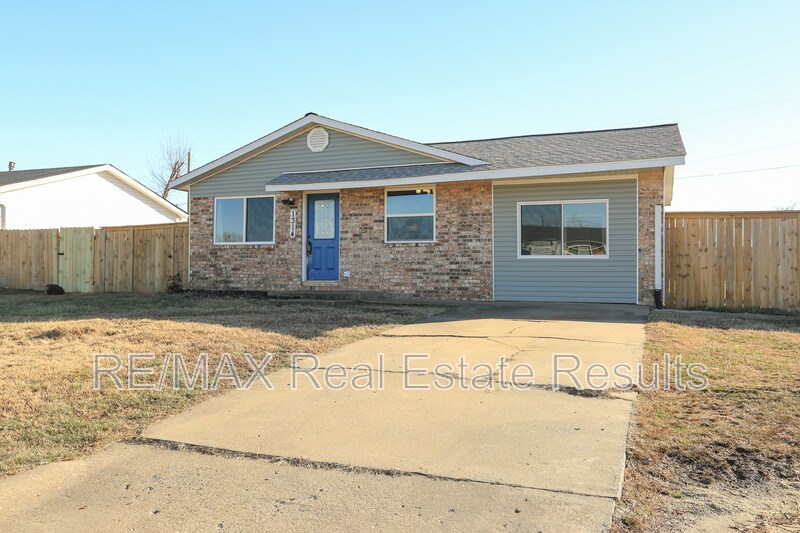 1314 W Margaret Pl in Rogers, AR - Building Photo