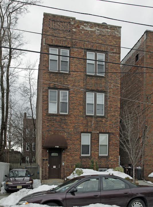 119 Roosevelt Ave in Jersey City, NJ - Building Photo