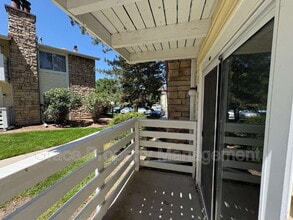 8555 E Fairmount Dr in Denver, CO - Building Photo - Building Photo