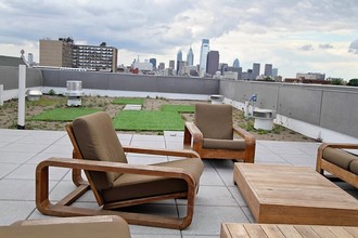 Skyline Apartments in Philadelphia, PA - Building Photo - Building Photo