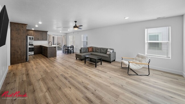 266 N 300 W in Cedar City, UT - Building Photo - Building Photo