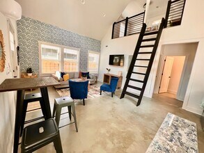 496 Glenwood Plz SE, Unit B in Atlanta, GA - Building Photo - Building Photo