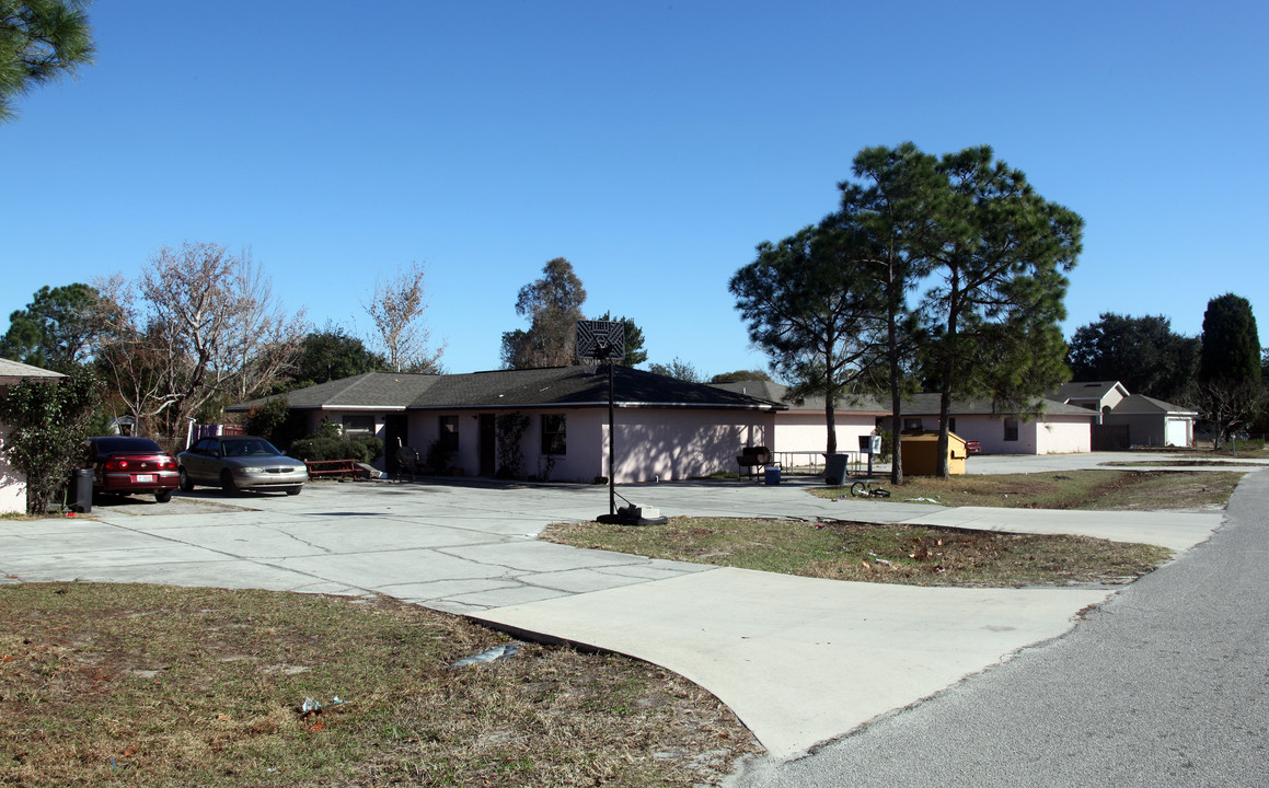 Country Place Apartment Homes in Winter Haven, FL - Building Photo