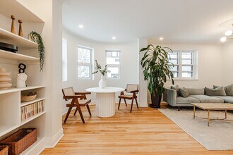 24 Av. Nelson in Outremont, QC - Building Photo - Building Photo