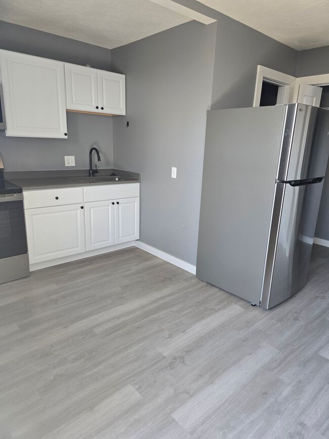 property at 119 W Chestnut St